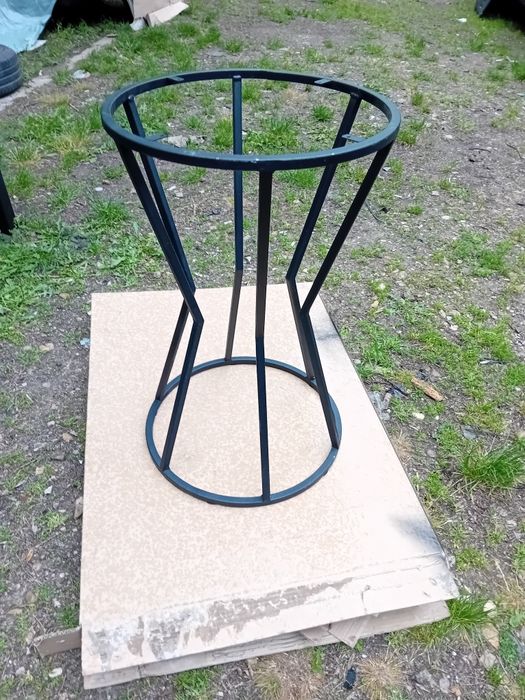 Метални крака за плотове