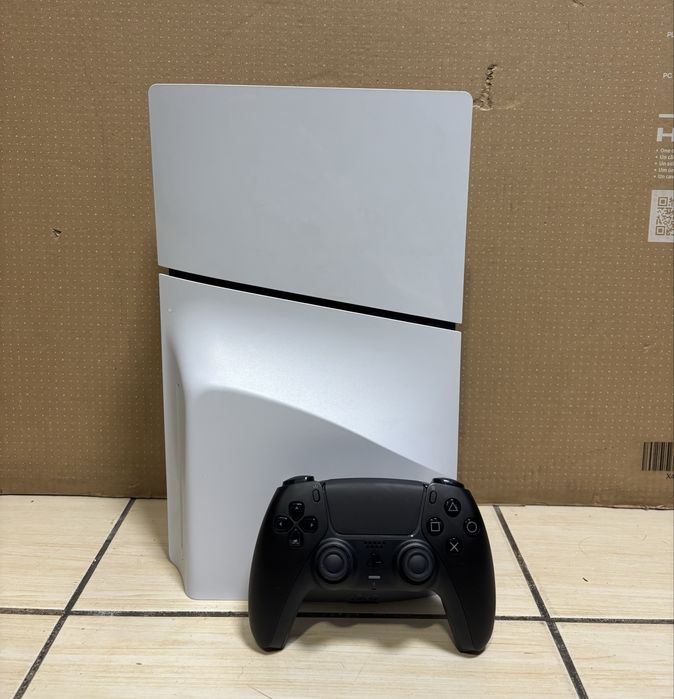 MDM vinde: Consola PS5 Slim Disc Edition, 1TB, White.