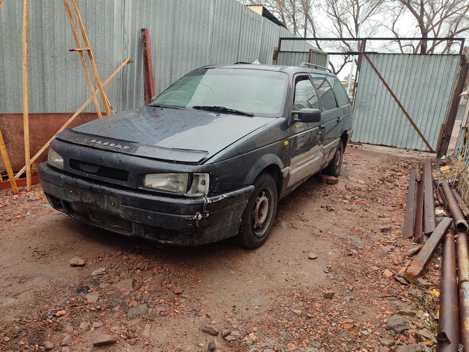 По запчастям продаётся пассат Б3 универсал двигатель 1.8 моно