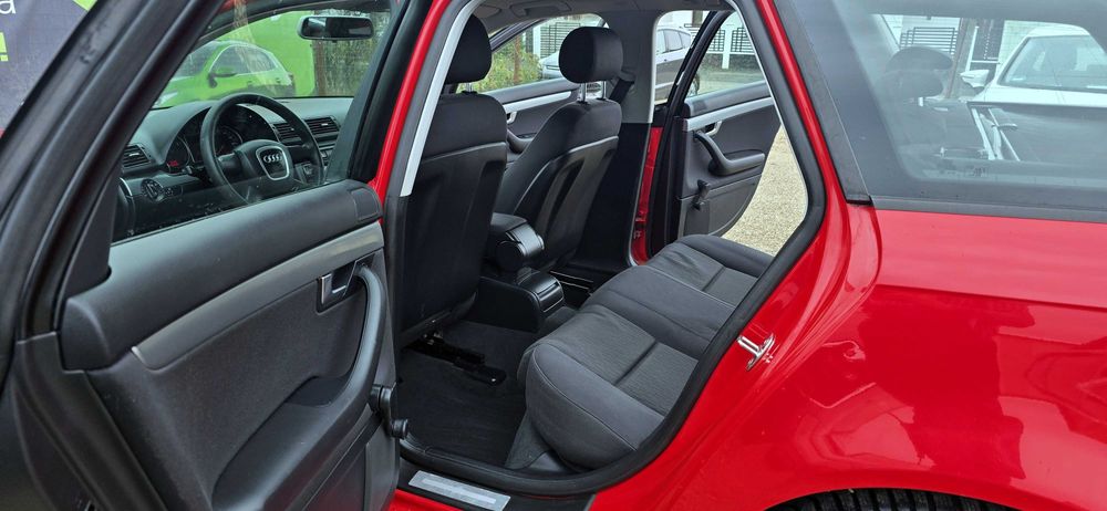 Rate Cash avans 0 Audi A4 motor 1600 cm3 benzina 102 c,p motor simplu clima incalzire scaune Tuv Germania