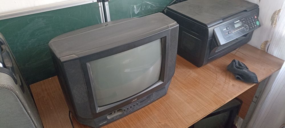 Телевизор маленький