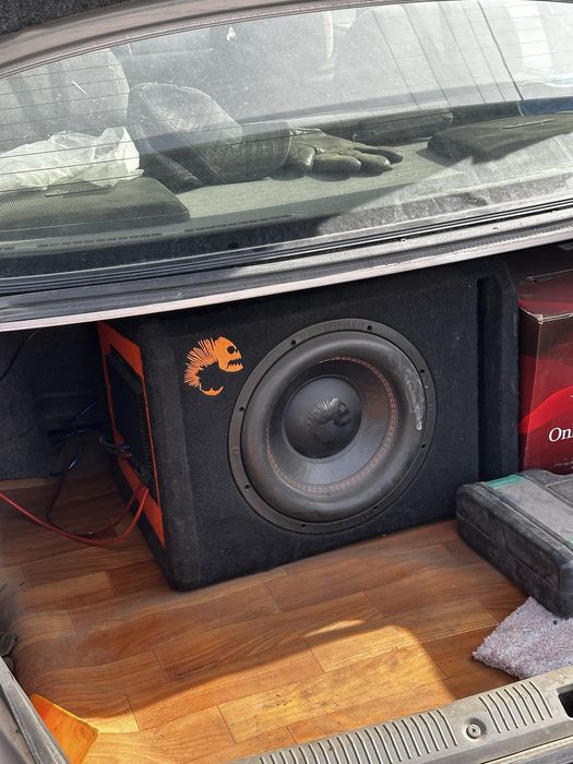 Продам Саббуфер  почти новый