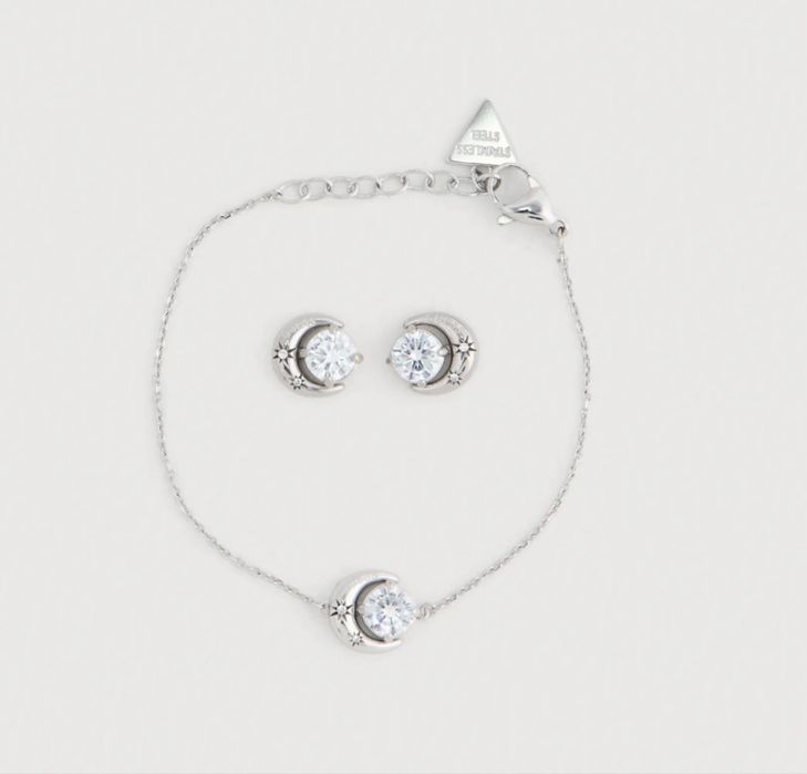 Дмаски комелкт обеци и гривна Guess