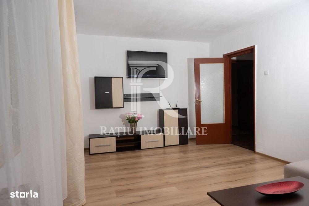 Apartament cu 3 camere | 2 băi | 2 balcoane | Strada Carpați | Oradea