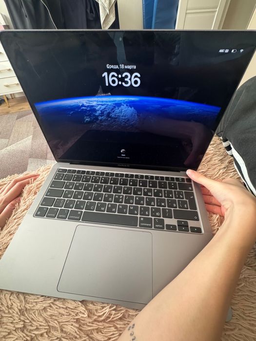 продам Macbook Air 13