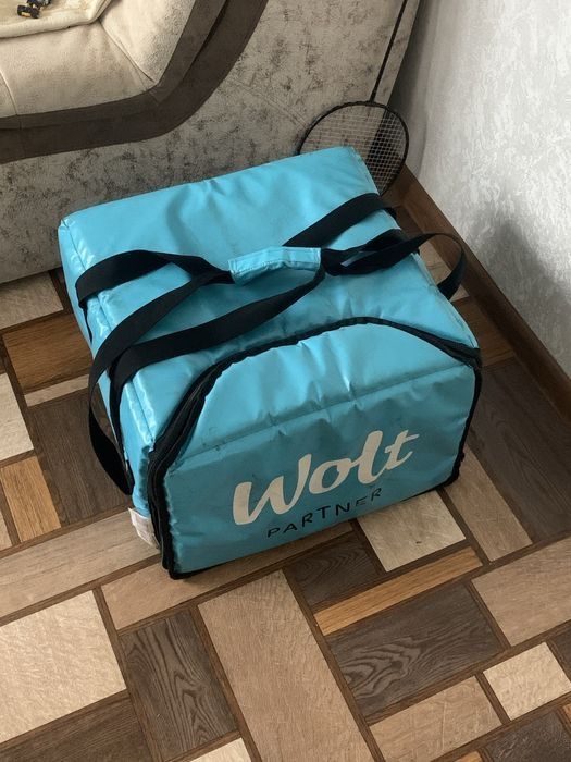 Сумка курьера Wolt
