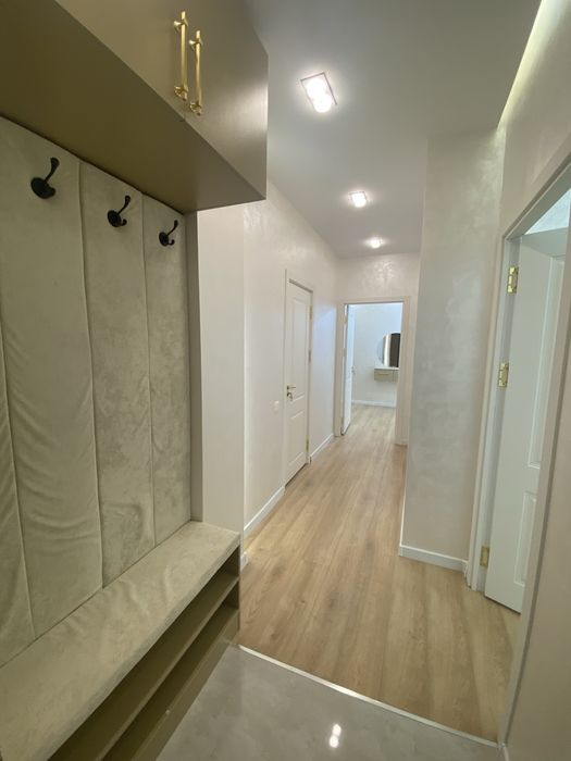 Продаеться 2 ком квартира.Новая все мебельи оборудование новые