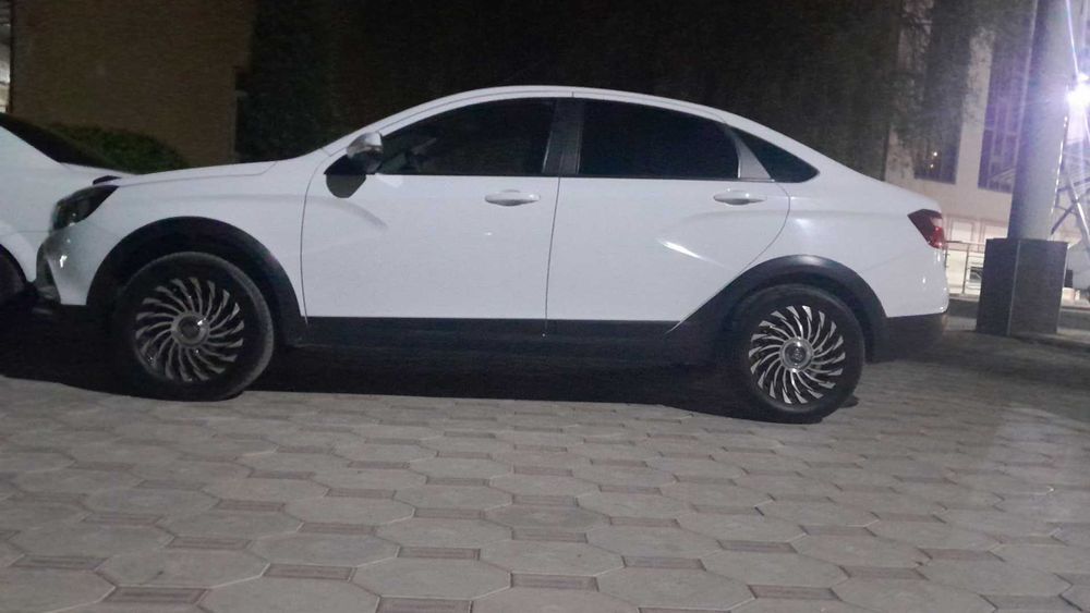 Веста кросс 2019