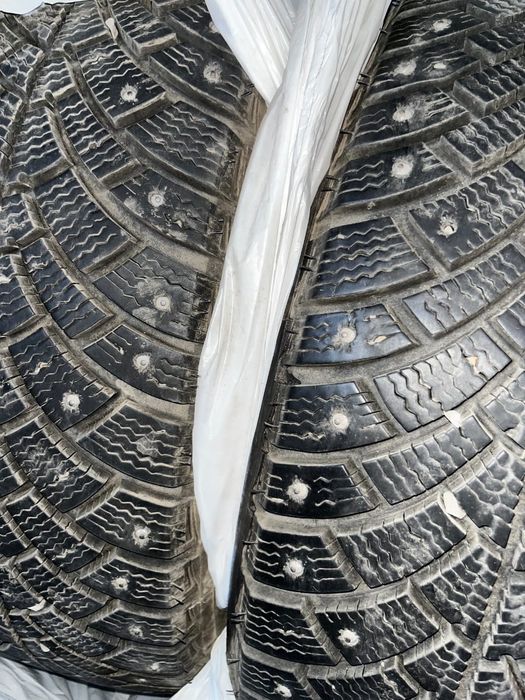 Продам шины 205/55/16 шипы