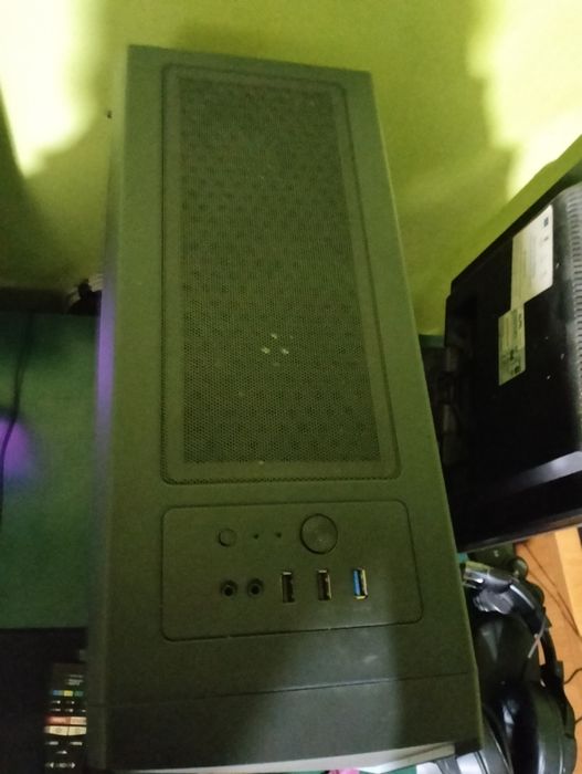 Vând PC gaming, in stare bună