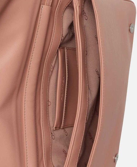 Оригинална чанта Calvin Klein