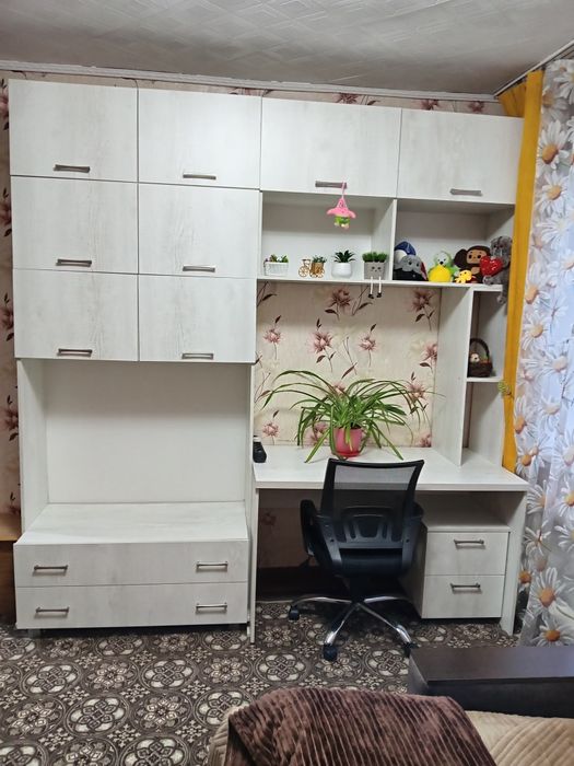 Продам стенку размеры 2.45х2.3.