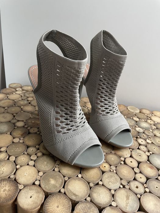 Sandale Zara din material elastic