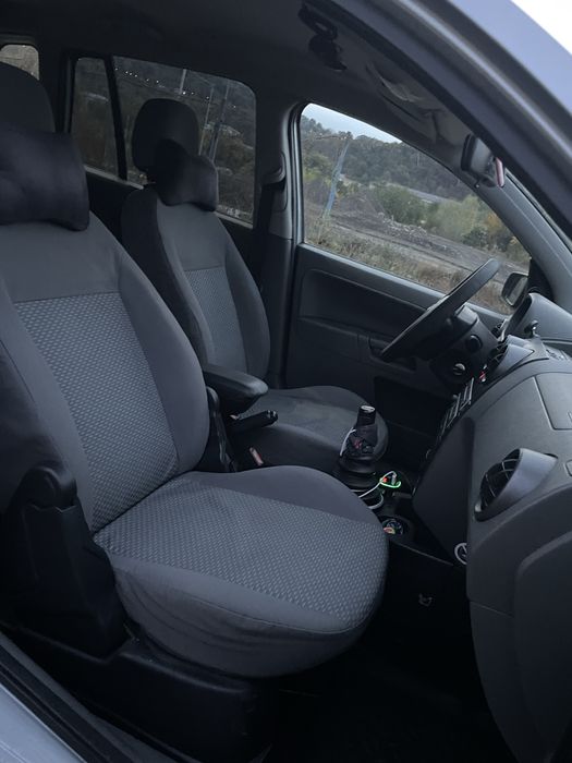 FORD Fusion 2004 — imagine 3