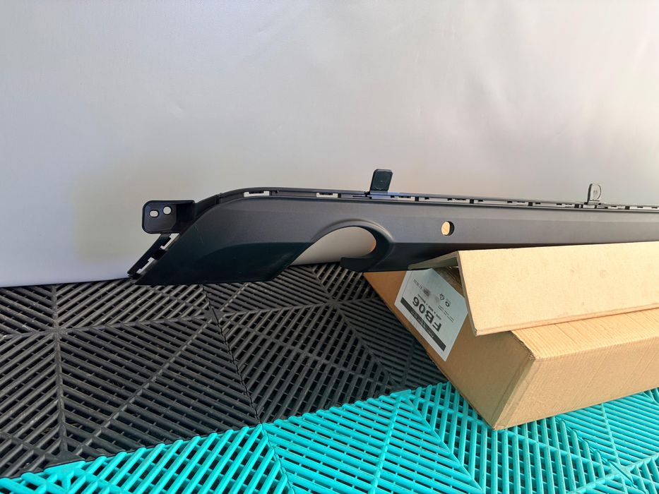 Spoiler bara spate Renault Clio 5 2019-2023 nou original Renault