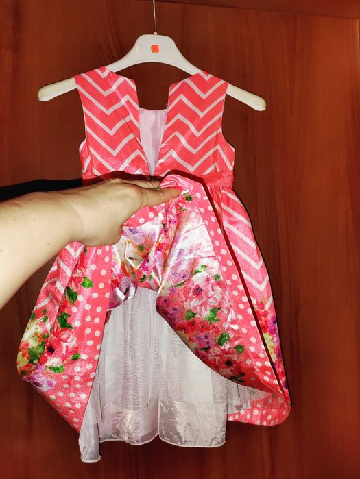 Рокли официални за момиче 30 лв за бр