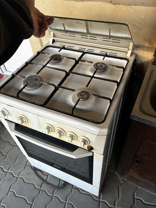 Продам газовую плиту
