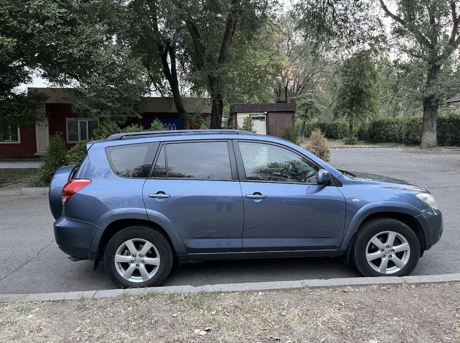 Продам Toyota RAV4