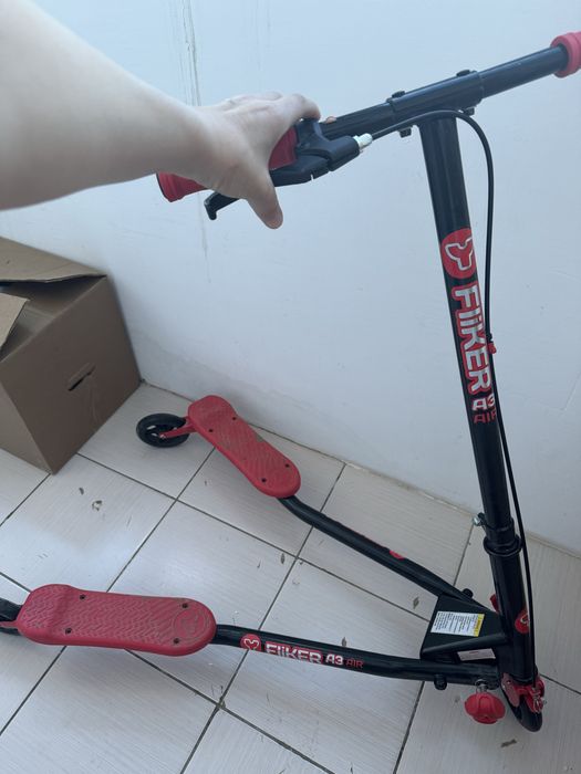 Продам трехколесный самокат