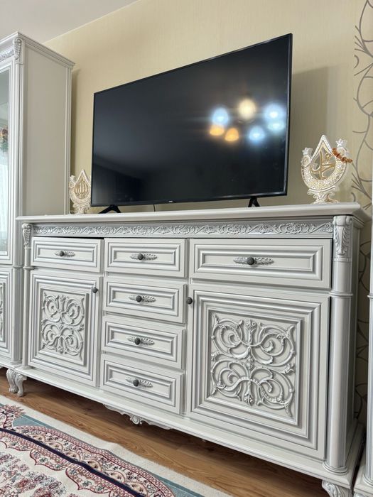 Гарнитур (шкаф)