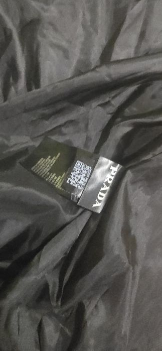 Geaca noua cu eticheta