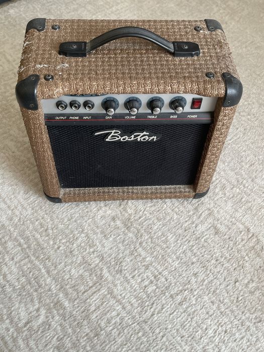 Продам электрогитару