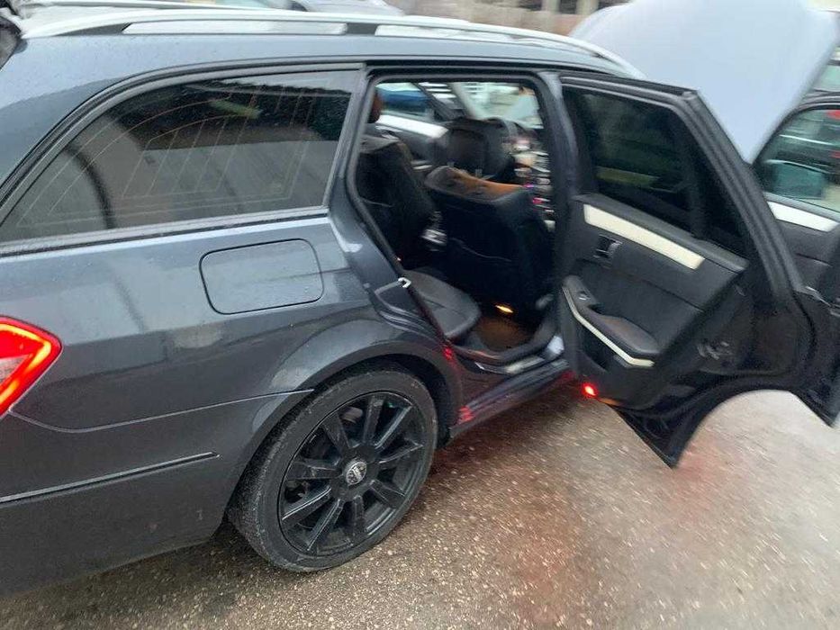 Dezmembrez mercedes w212/e class w212 e350 e220 e300/w211/w212/w213