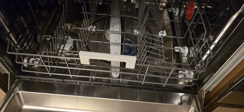 Съдомиялна Bauknecht, в момента все още се използва.