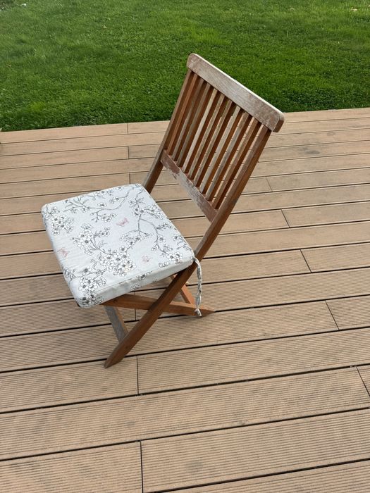 Сгъваем дървен стол