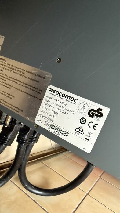 UPS Socomec NRT-U7000 + 2 cabinete B7000 cu baterii aproape noi