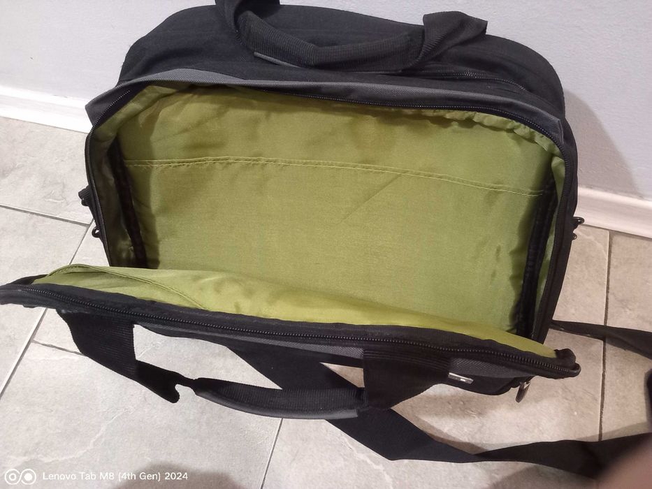 Spectrolite Чанта за 17 инча лаптоп с разширение в черен цвят