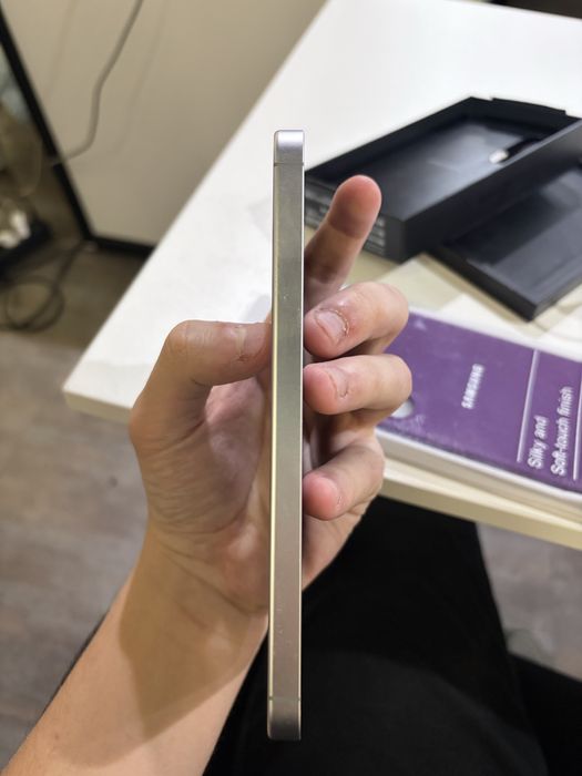 Samsung Galaxy S24 FE