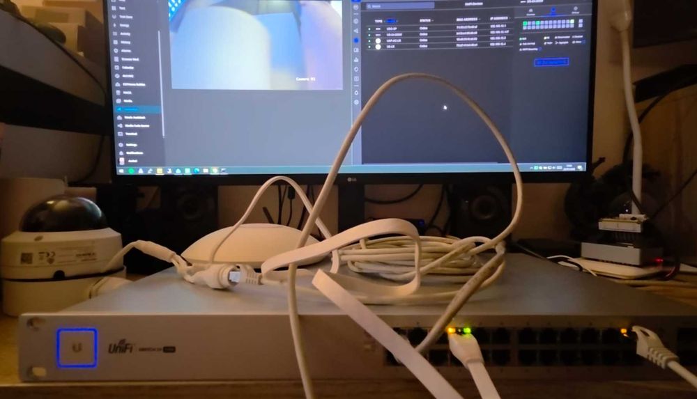 Switch PoE Ubiquiti UniFi US-24-250W, 24 Porturi Gigabit cu Management