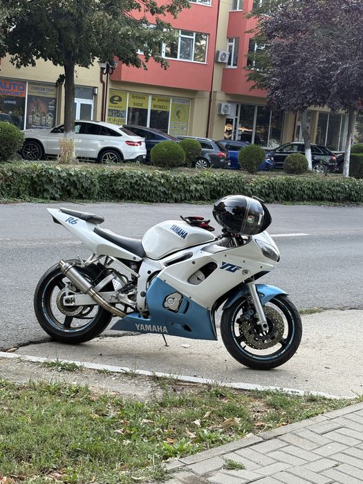 Yamaha r6 rj03 - Model pe carburație