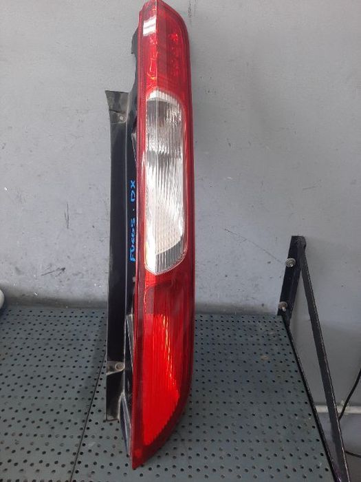 Stop tripla lampa dreapta ford focus 2 hatchback 4ma