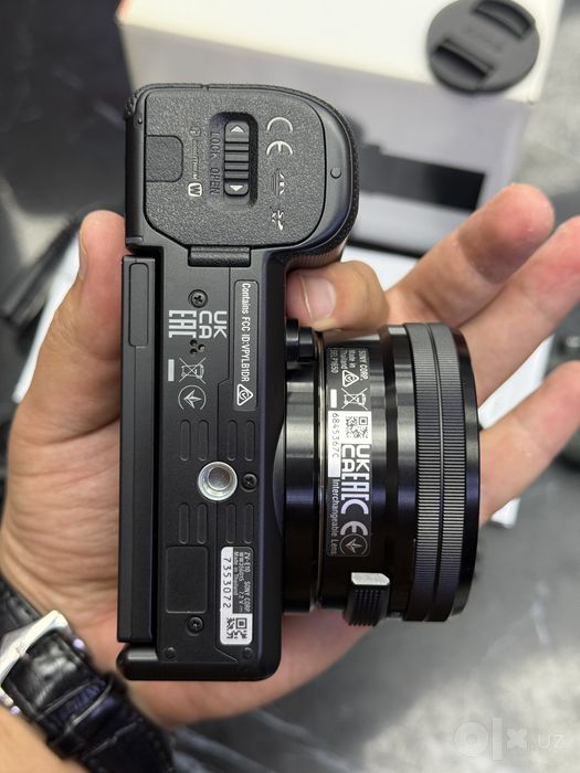 Sony ZV-E10 4K 16-50mm OSS mobilograflar uchun yengide