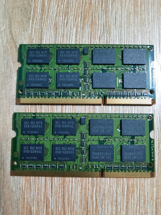 Memorie RAM 2 x 2GB DDR3 PC 3 8500 1066 Mhz