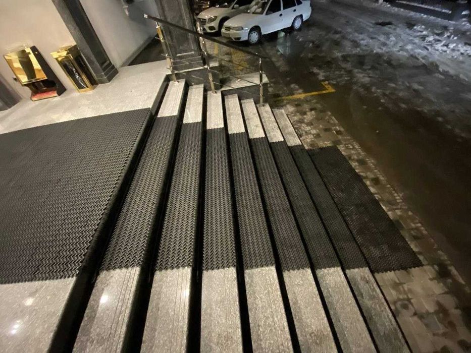 Антискользящее покрытие для лестниц, ступеней