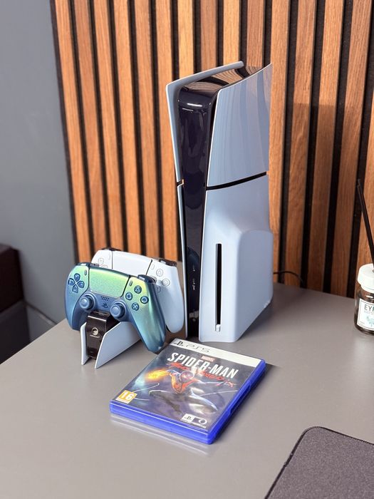 Vand / schimb Ps5 slim Disk 1tb cutie 2 controllere spiderman factura