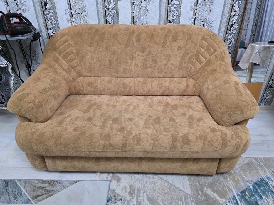 Диван в хорошем состоянии