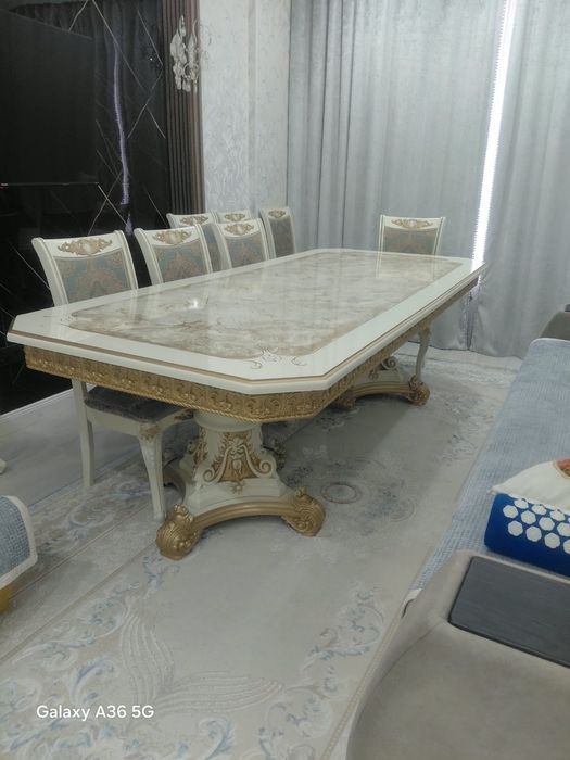 Продам. Стол, стулья