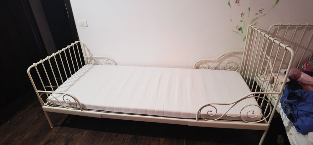Vând paturi reglabile Ikea pentru copii