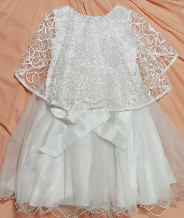 Vand rochita de ocazie cu capă (petrecere, nunta, botez, serbare)