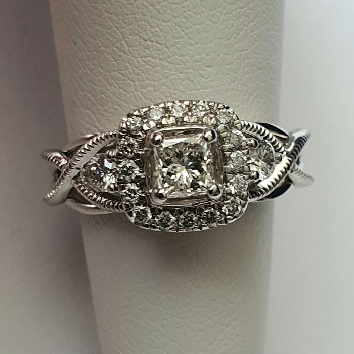 inel aur alb 14k cu 0.52ct diamante naturale