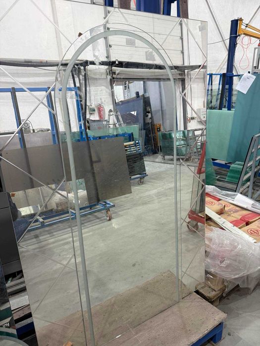 Огледала и стъкла