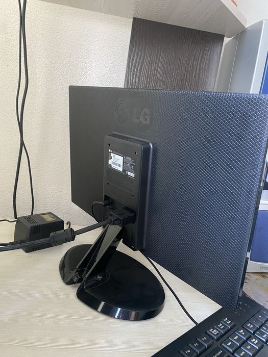 Продам монитор LG