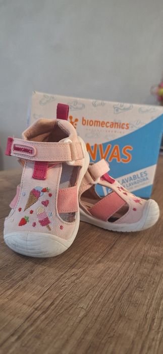 Сандалк Biomecanics за момиче- 18 номер