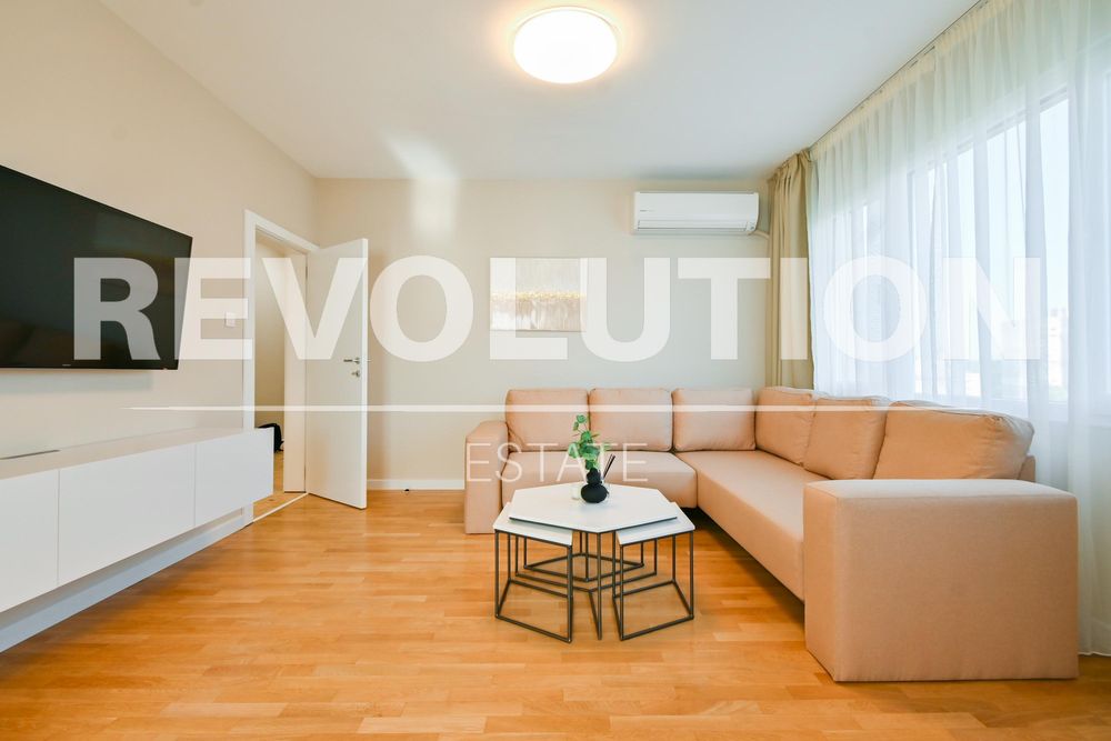 Дава се под наем Тристаен апартамент в София, Стрелбище - 80 кв.м за 1000 € - Снимка #1