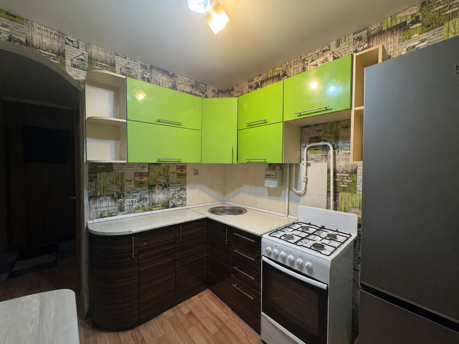 Кухонный гарнитур в хорошем состоянии