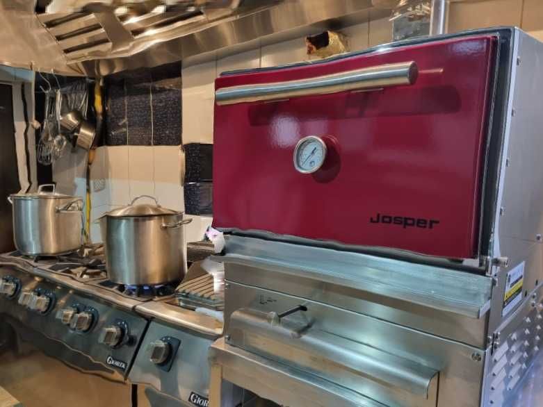 Restaurant de vanzare urgent, complet echipat, negociabil